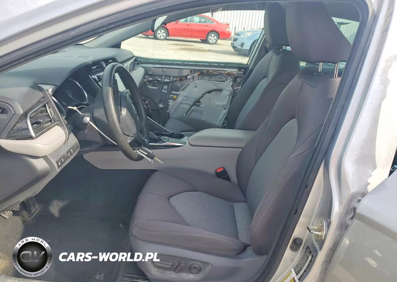 2019 Toyota Camry Le VIN:4T1B11HK1KU226332 - 7