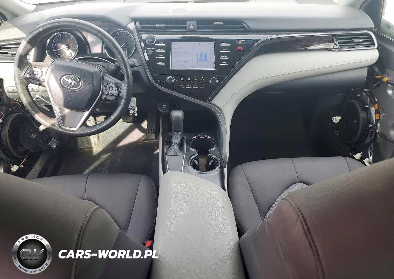 2019 Toyota Camry Le VIN:4T1B11HK1KU226332 - 8