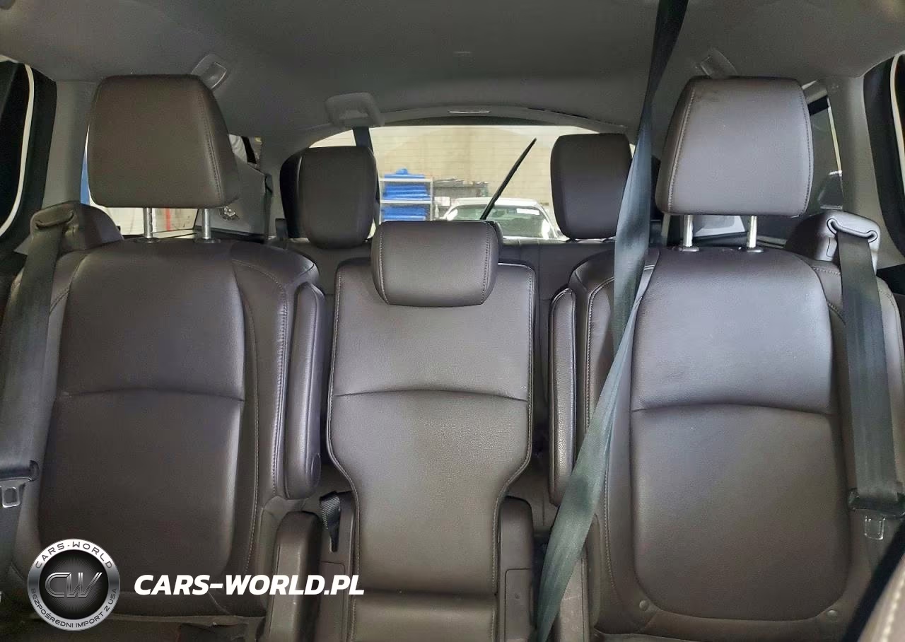 2018 Honda Odyssey Elite VIN:5FNRL6H98JB050796 - 10