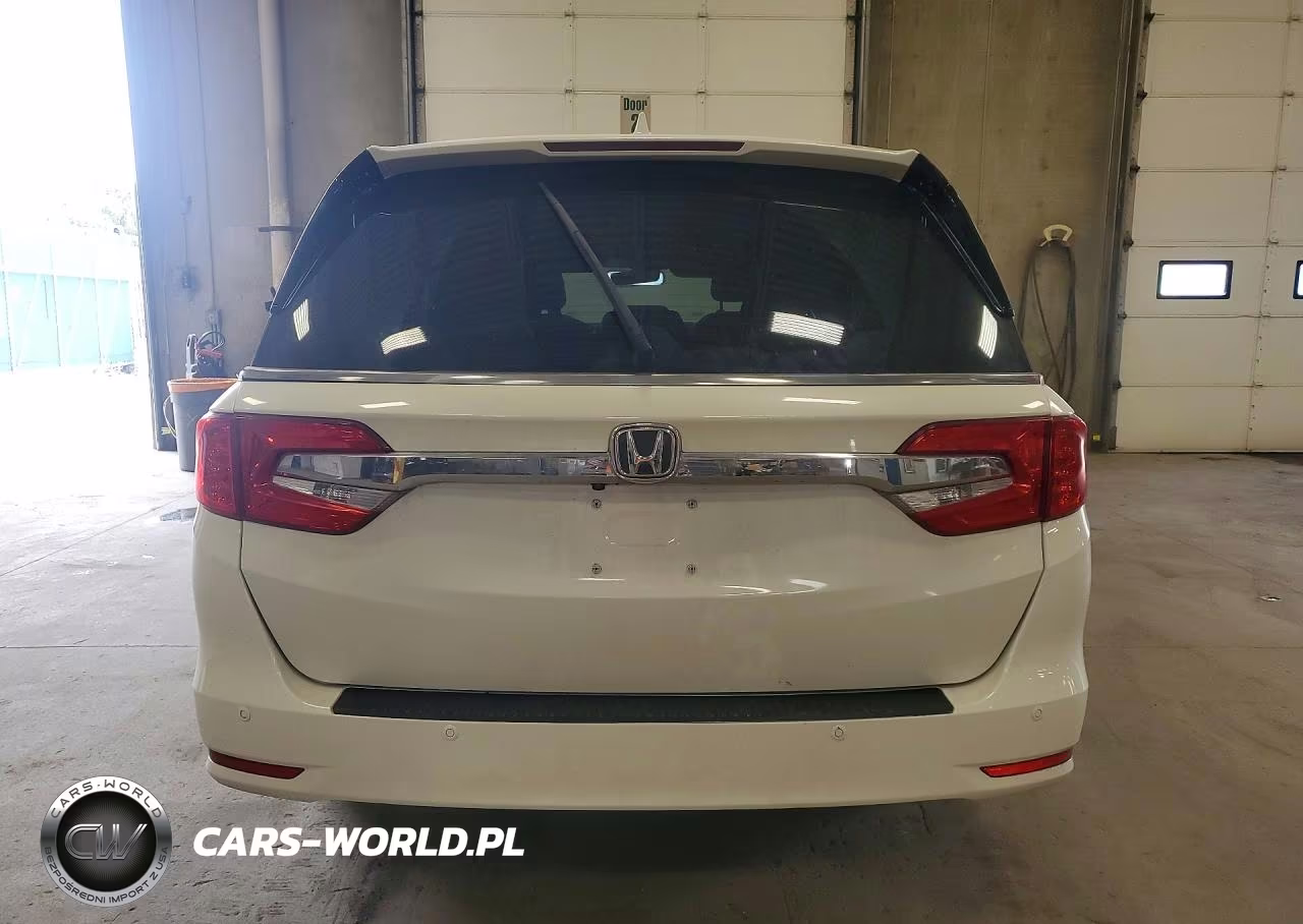 2018 Honda Odyssey Elite VIN:5FNRL6H98JB050796 - 6