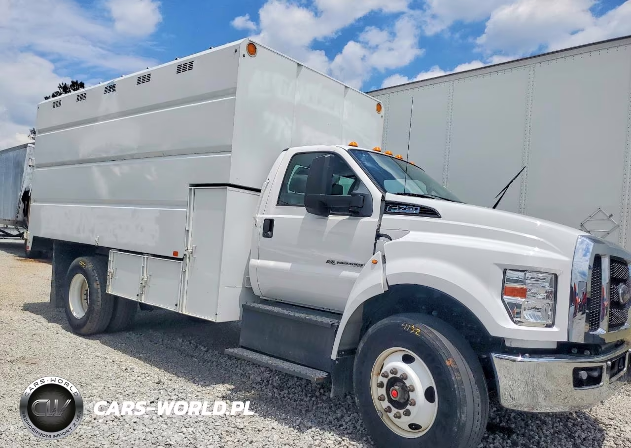 2022 Ford F750 Super Duty Chipper Truck