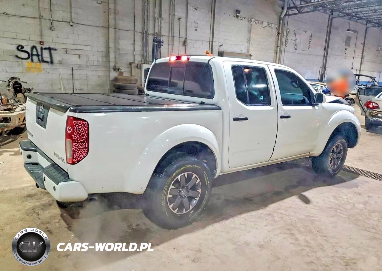 2018 Nissan Frontier Pro-4X VIN:1N6AD0EV0JN768933 - 3