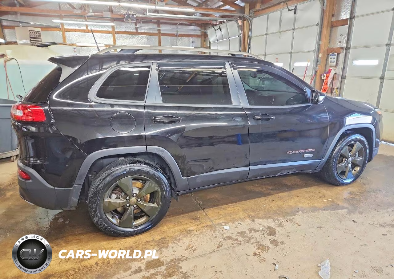 2017 Jeep Cherokee Latitude VIN:1C4PJMCS9HW530993 - 3