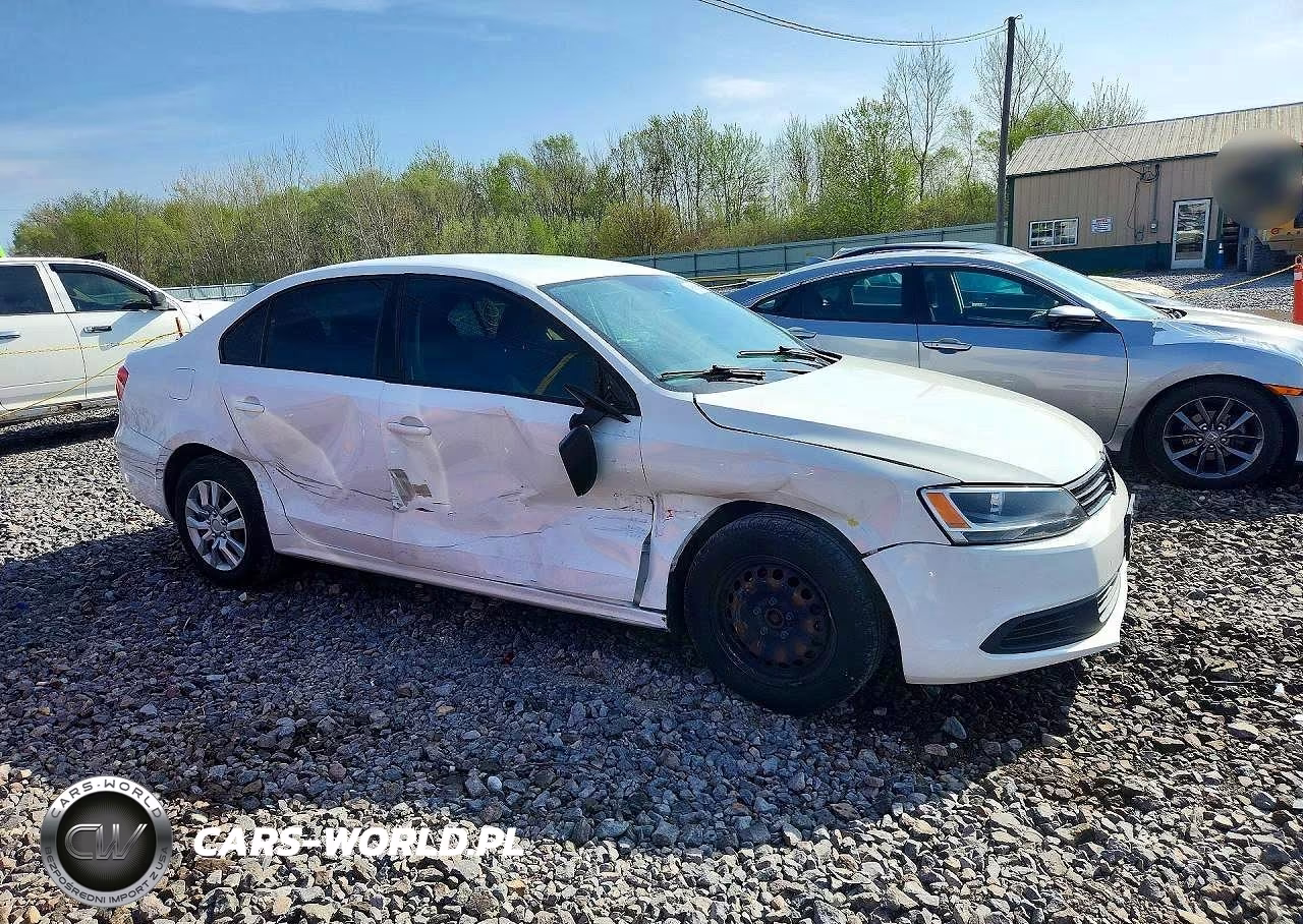 2013 Volkswagen Jetta Base VIN:3VW2K7AJXDM290363 - 4