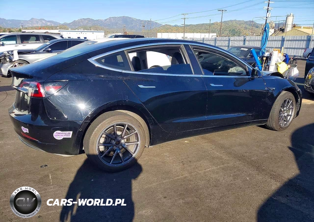 2019 Tesla Model 3 VIN:5YJ3E1EA1KF193284 - 3