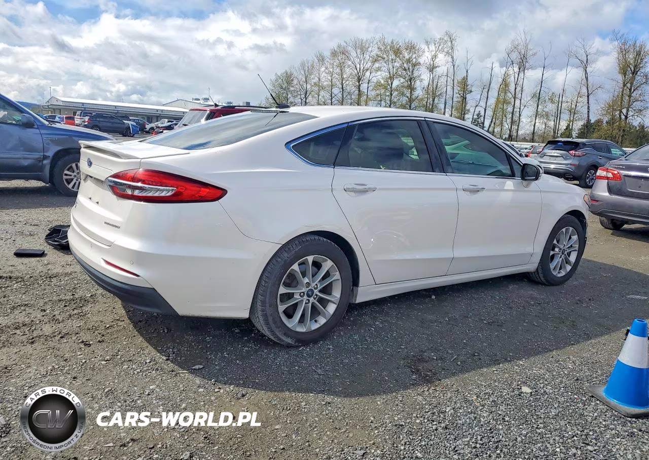 2019 Ford Fusion Titanium VIN:3FA6P0SU1KR258526 - 3