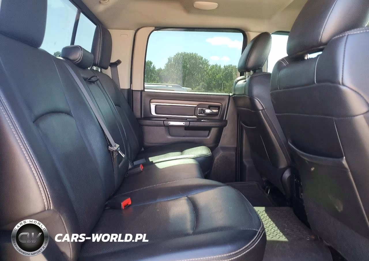 2016 Ram 2500 Laramie VIN:3C6UR5FJ0GG350584 - 10