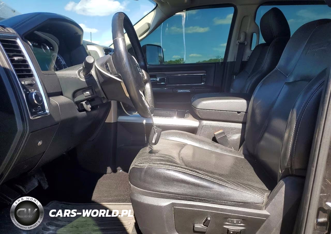 2016 Ram 2500 Laramie VIN:3C6UR5FJ0GG350584 - 7