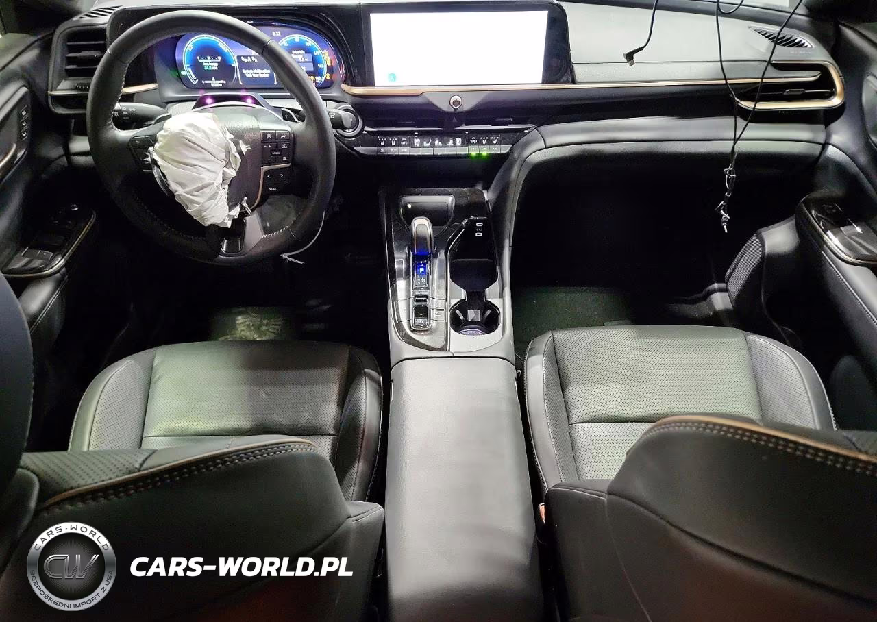 2025 Toyota Crown Signia Limited VIN:JTDACAAJ5S3025678 - 8