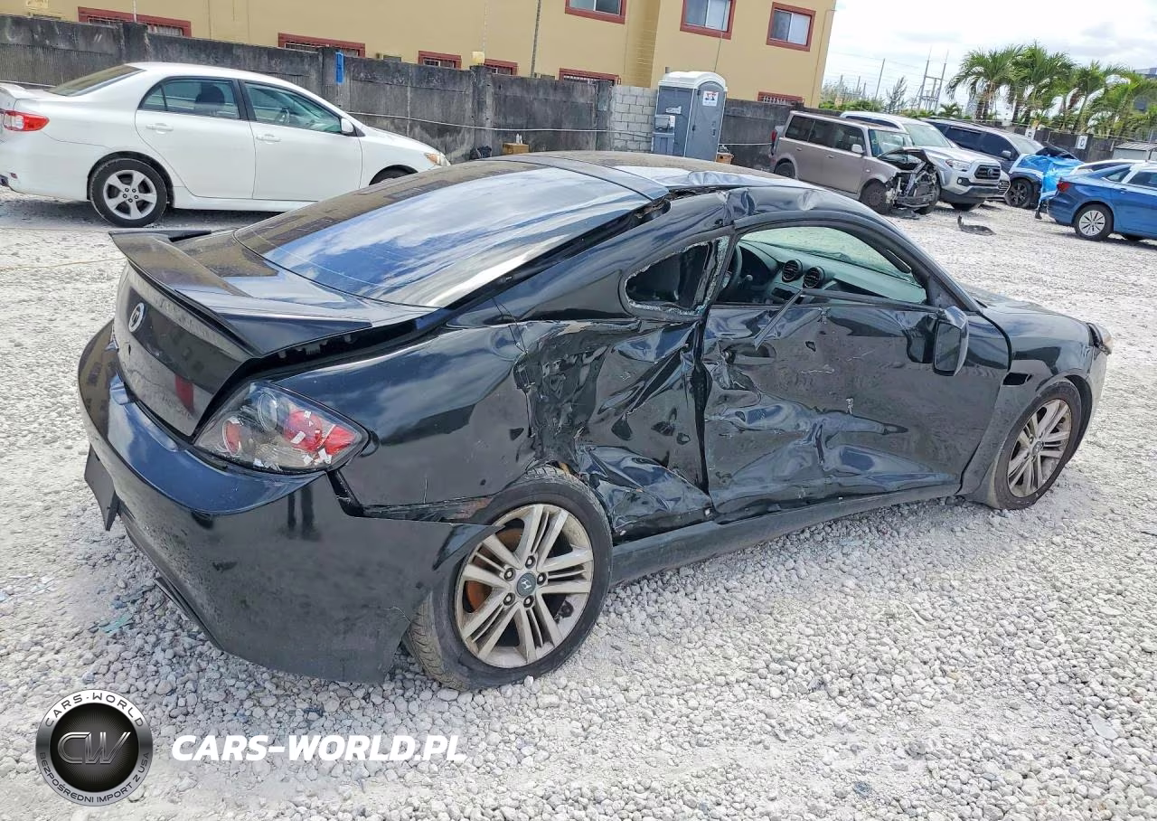 2008 Hyundai Tiburon Gs VIN:KMHHM66DX8U292082 - 3