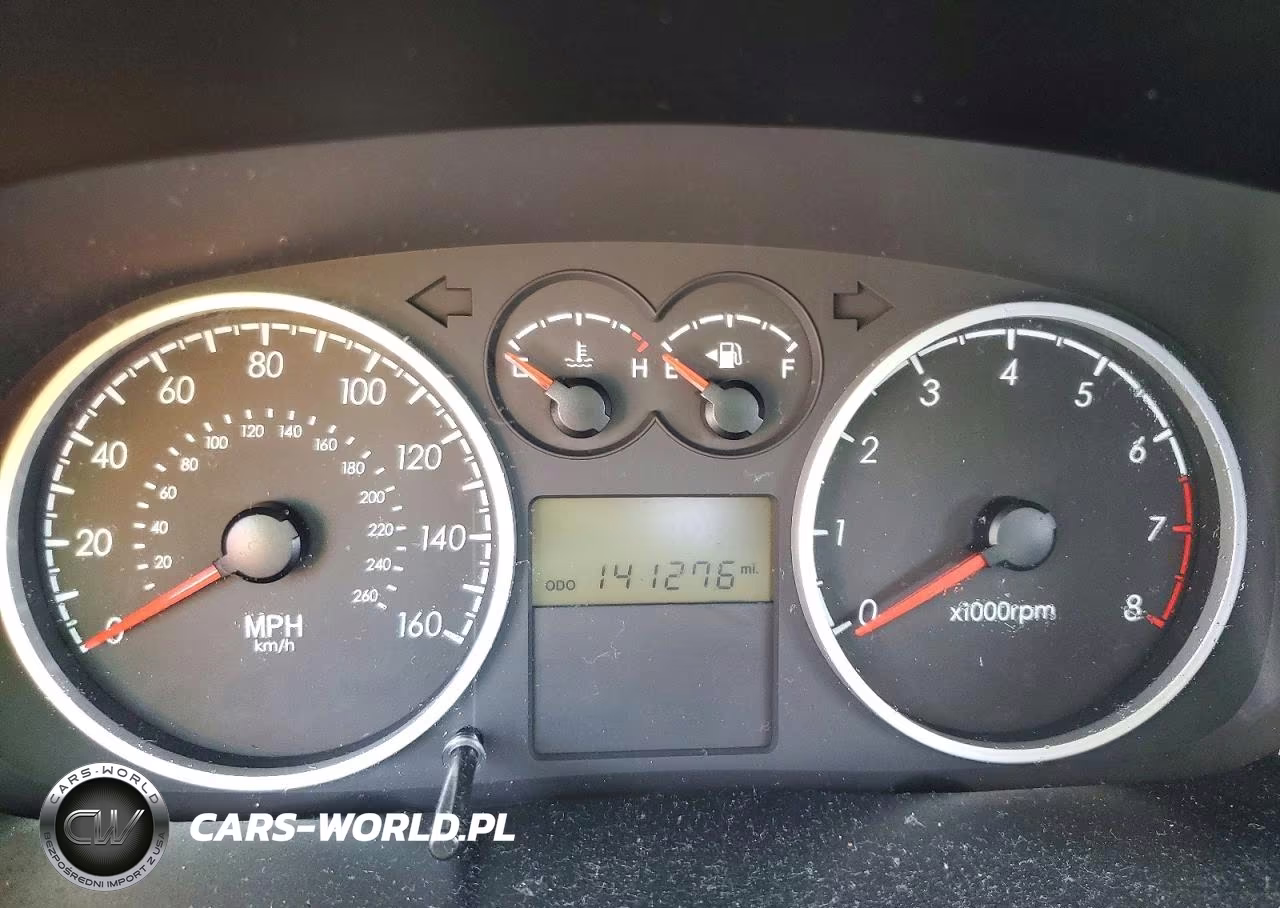 2008 Hyundai Tiburon Gs VIN:KMHHM66DX8U292082 - 9