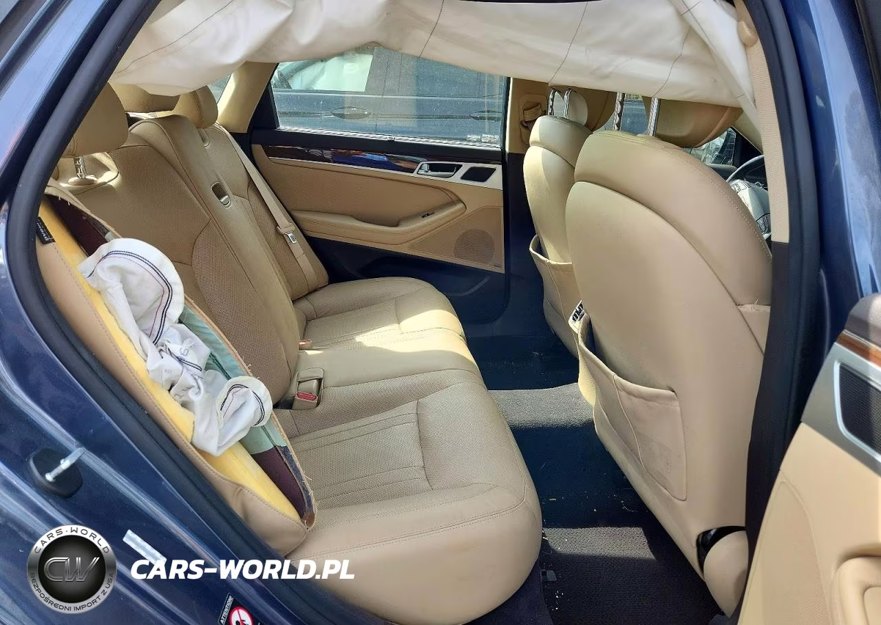 2015 Hyundai Genesis 3.8L VIN:KMHGN4JE8FU060087 - 10