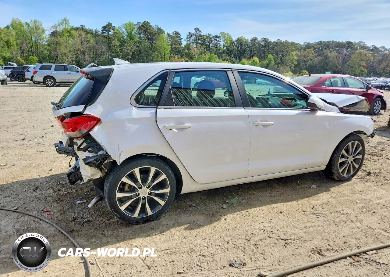 2018 Hyundai Elantra Gt Base VIN:KMHH35LEXJU046729 - 3