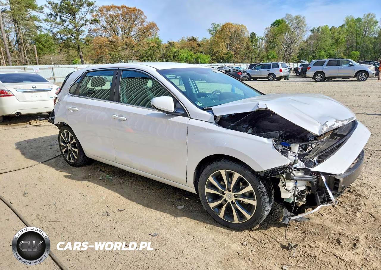 2018 Hyundai Elantra Gt Base VIN:KMHH35LEXJU046729 - 4