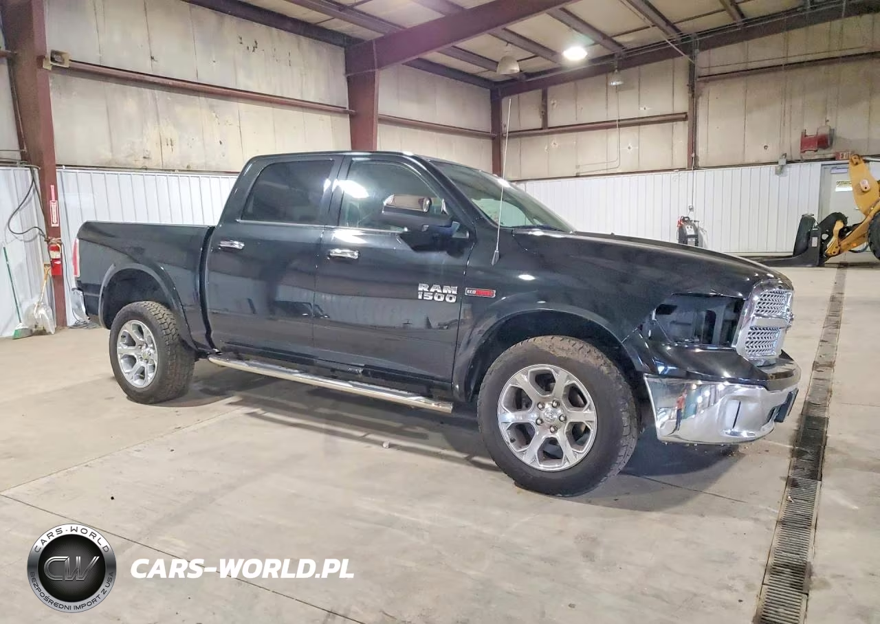 2017 Ram 1500 Laramie VIN:1C6RR7NM8HS873052 - 4