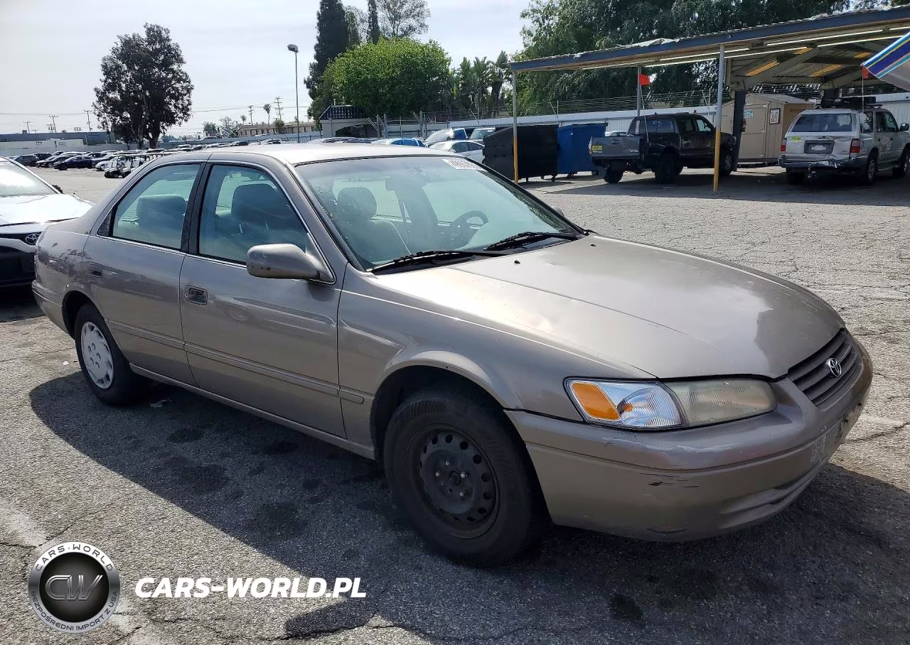 1999 Toyota Camry Le VIN:4T1BG22K9XU864364 - 4