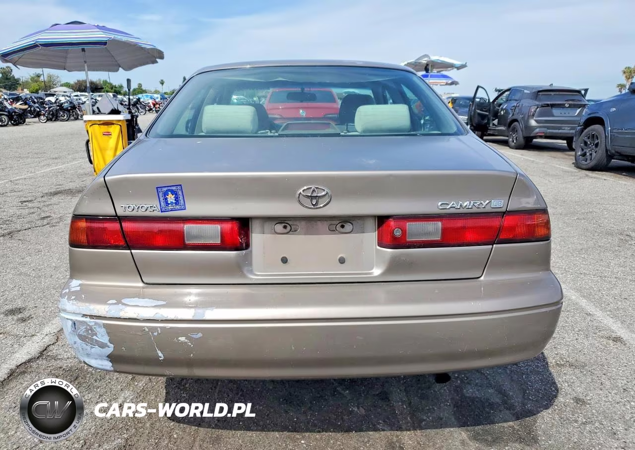 1999 Toyota Camry Le VIN:4T1BG22K9XU864364 - 6