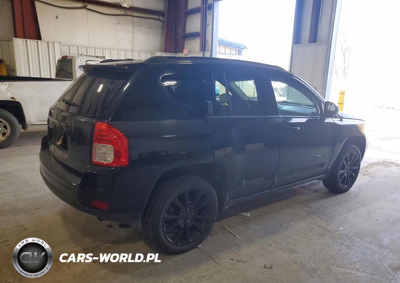 2012 Jeep Compass Latitude VIN:1C4NJDEB2CD689881 - 3
