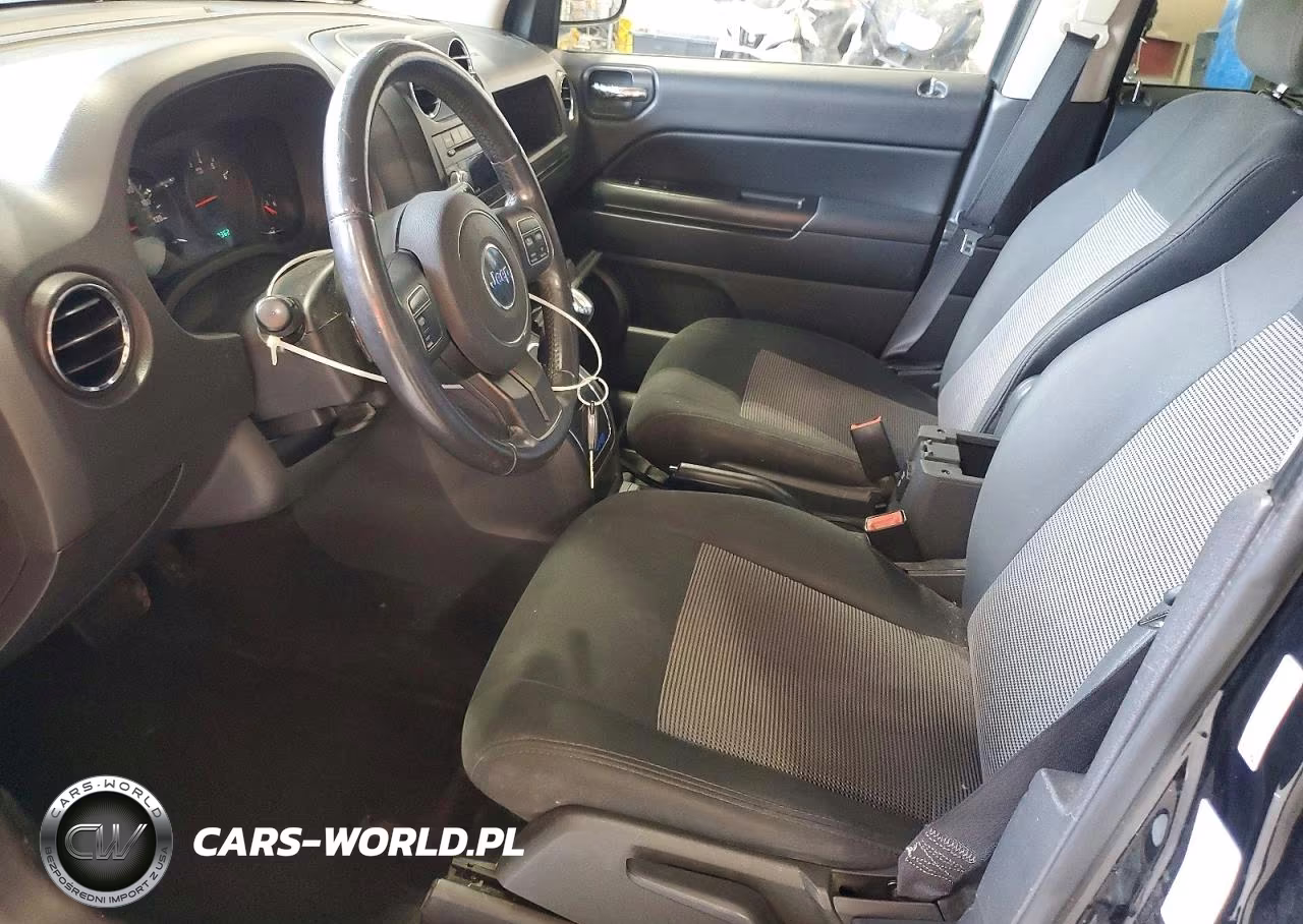 2012 Jeep Compass Latitude VIN:1C4NJDEB2CD689881 - 7