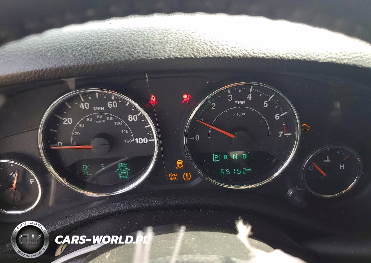 2015 Jeep Wrangler Unlimited Rubicon VIN:1C4HJWFG8FL684052 - 9