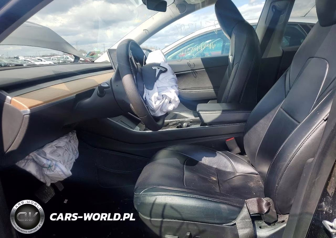 2020 Tesla Model Y VIN:5YJYGDEE3LF045854 - 7
