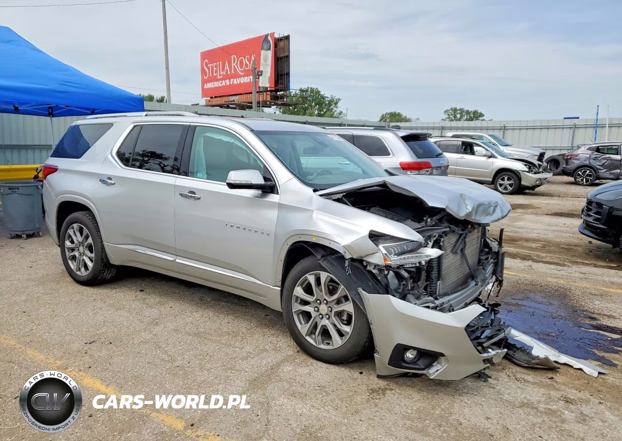 2018 Chevrolet Traverse Premier VIN:1GNERKKW8JJ115389 - 4