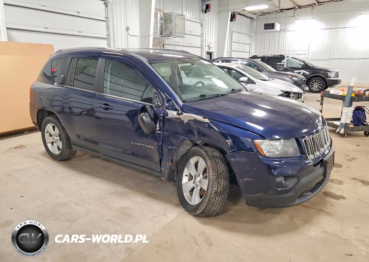 2014 Jeep Compass Sport VIN:1C4NJDBB6ED592058 - 4