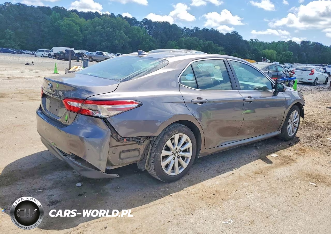 2019 Toyota Camry Le VIN:4T1B11HK4KU800485 - 3