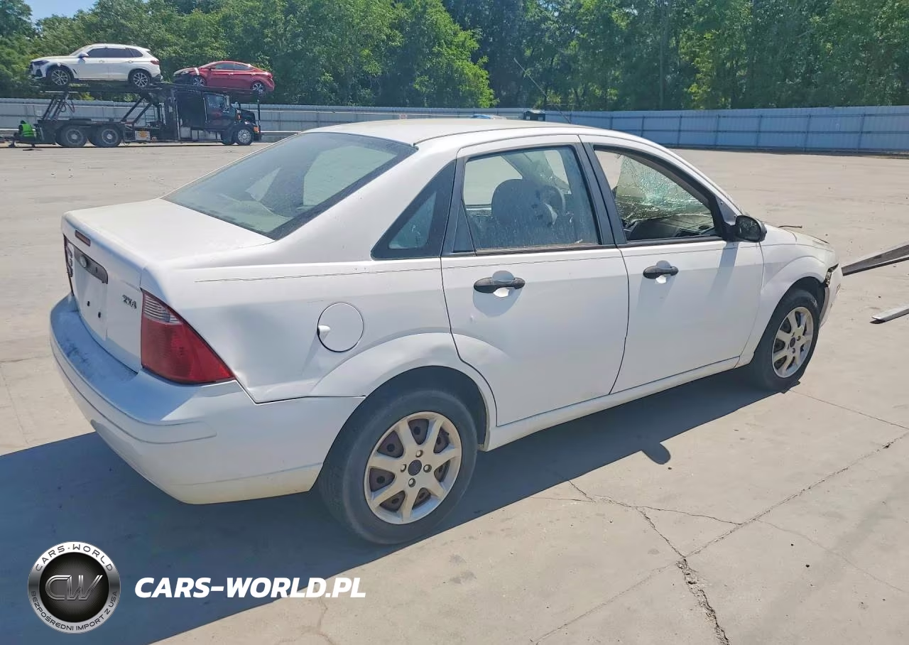 2005 Ford Focus Zx4 VIN:1FAFP34N25W198619 - 3