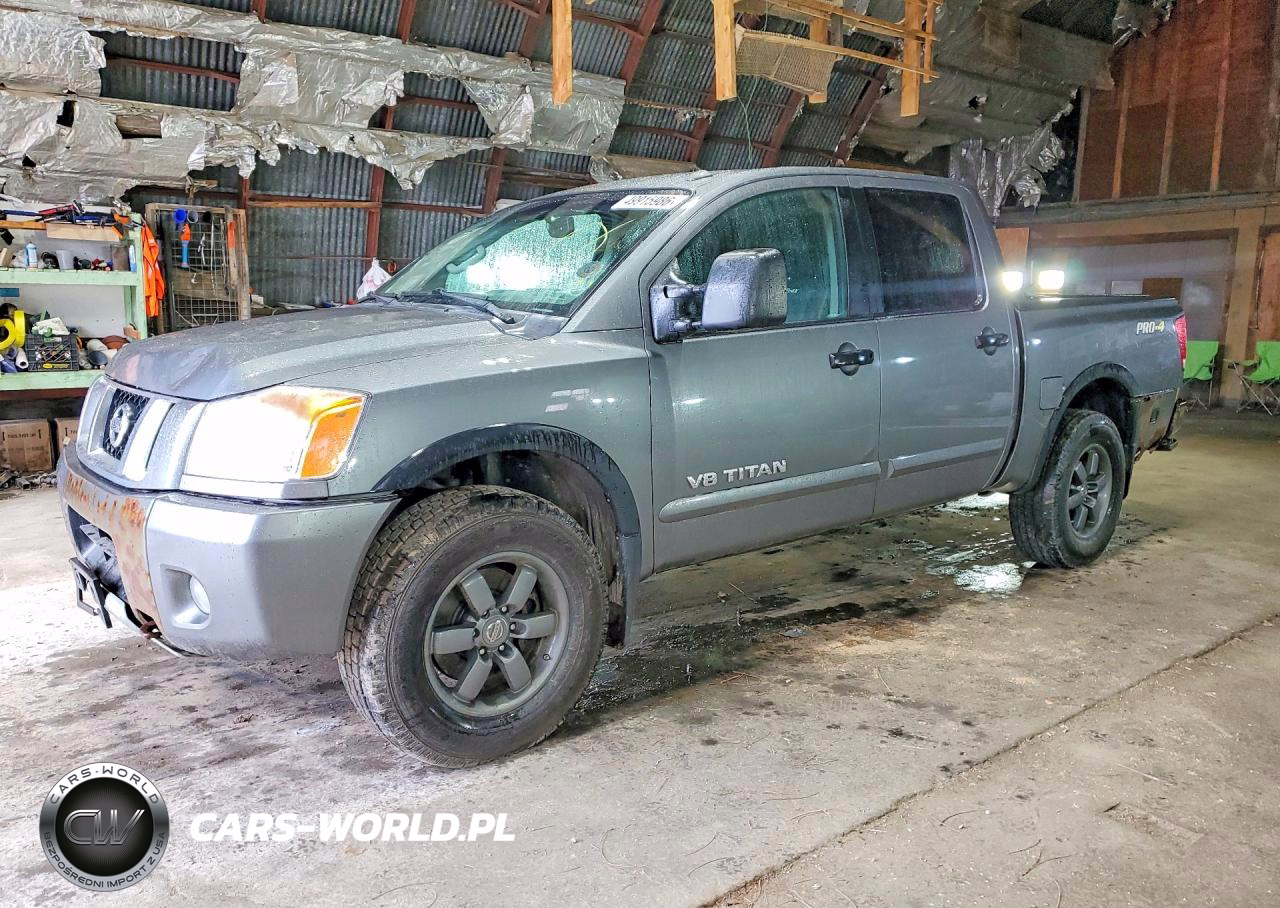 2013 Nissan Titan Sv