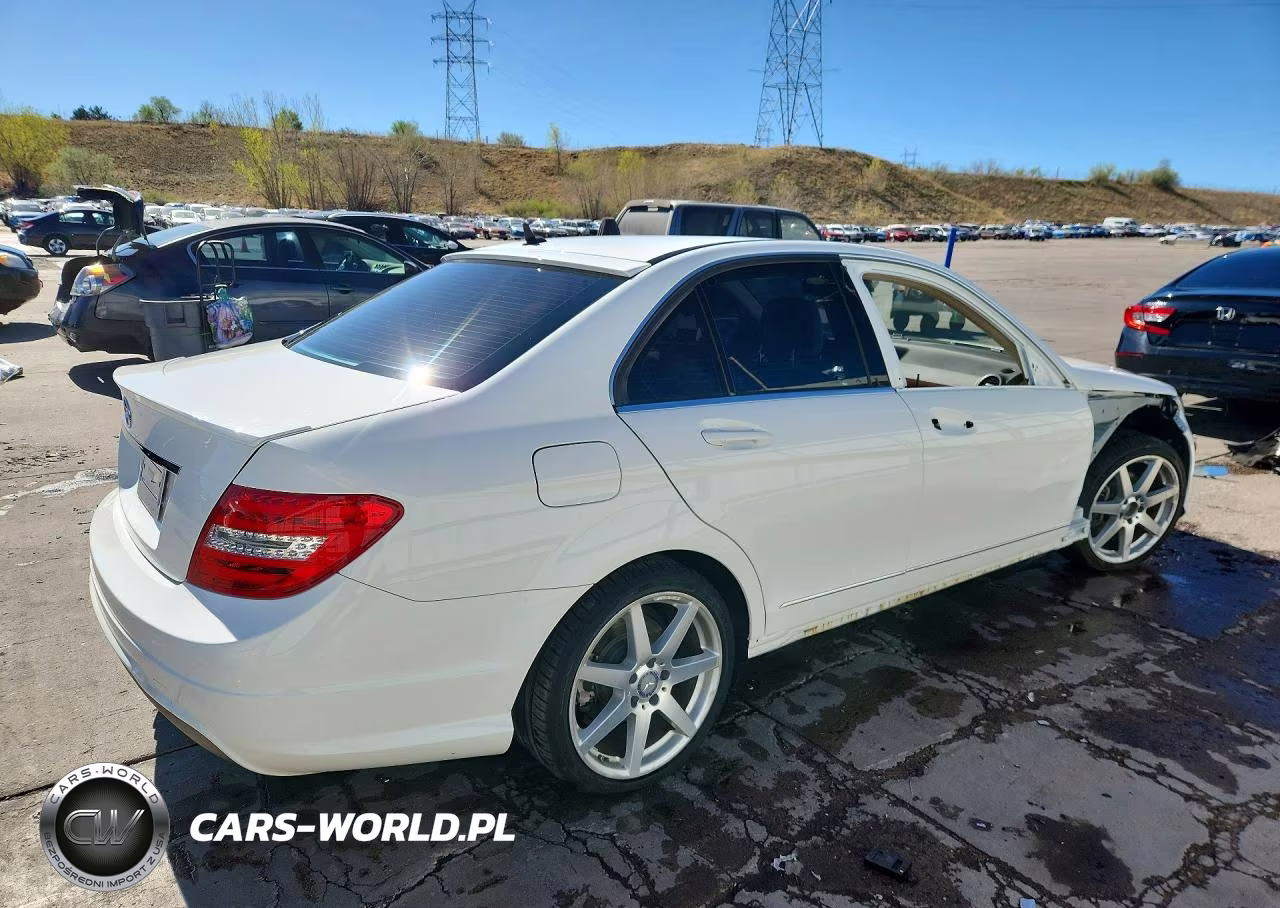 2014 Mercedes-Benz C 250 VIN:WDDGF4HB5EA963316 - 3