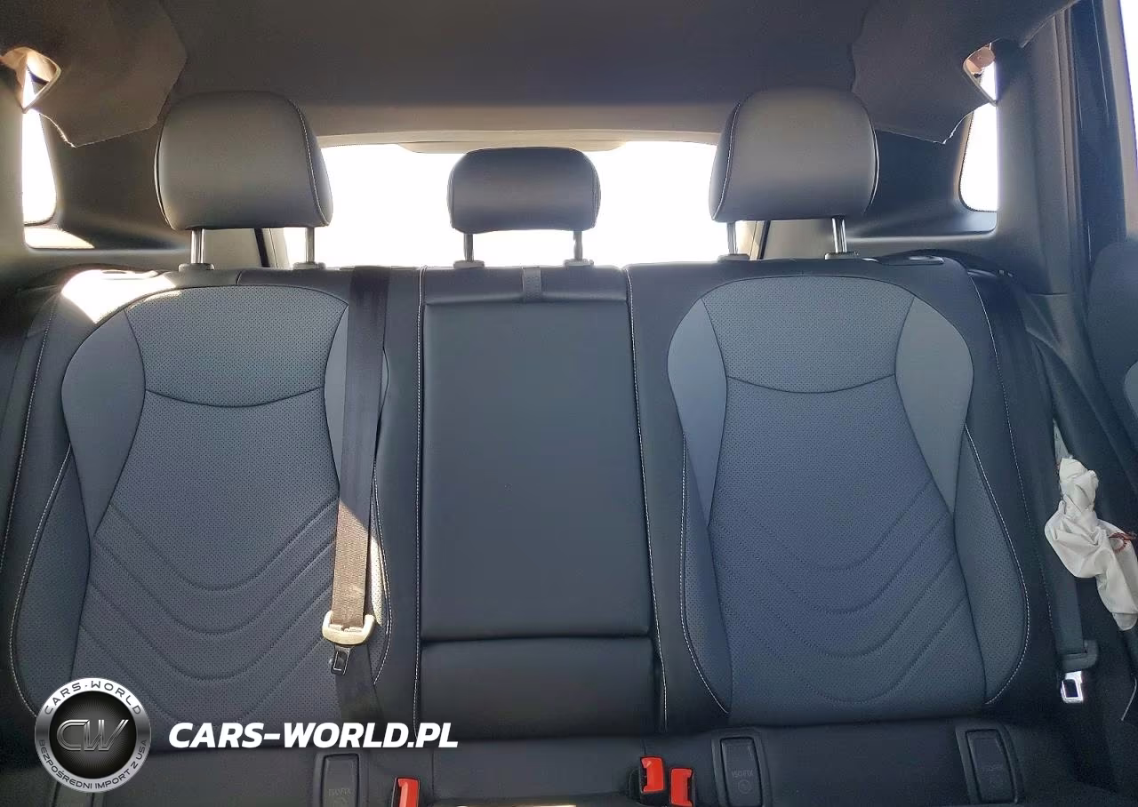 2026 Volkswagen Tiguan Se R-Line Black VIN:3VVHR7RM5TM016219 - 10