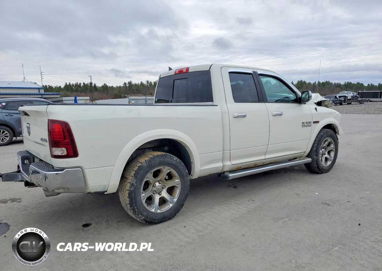 2017 Ram 1500 Laramie VIN:1C6RR7JM1HS584584 - 3