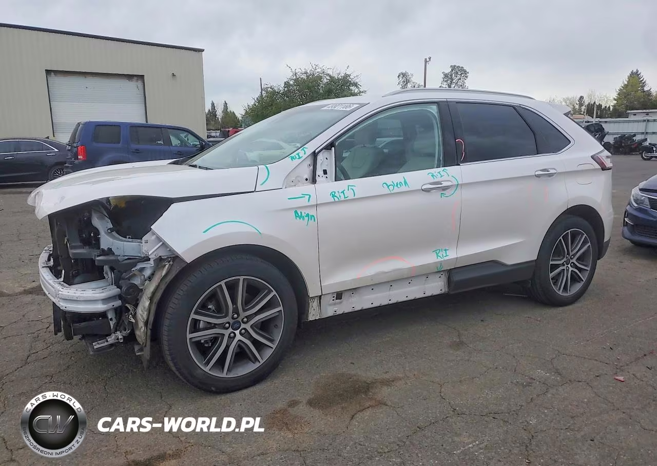 2019 Ford Edge Titanium