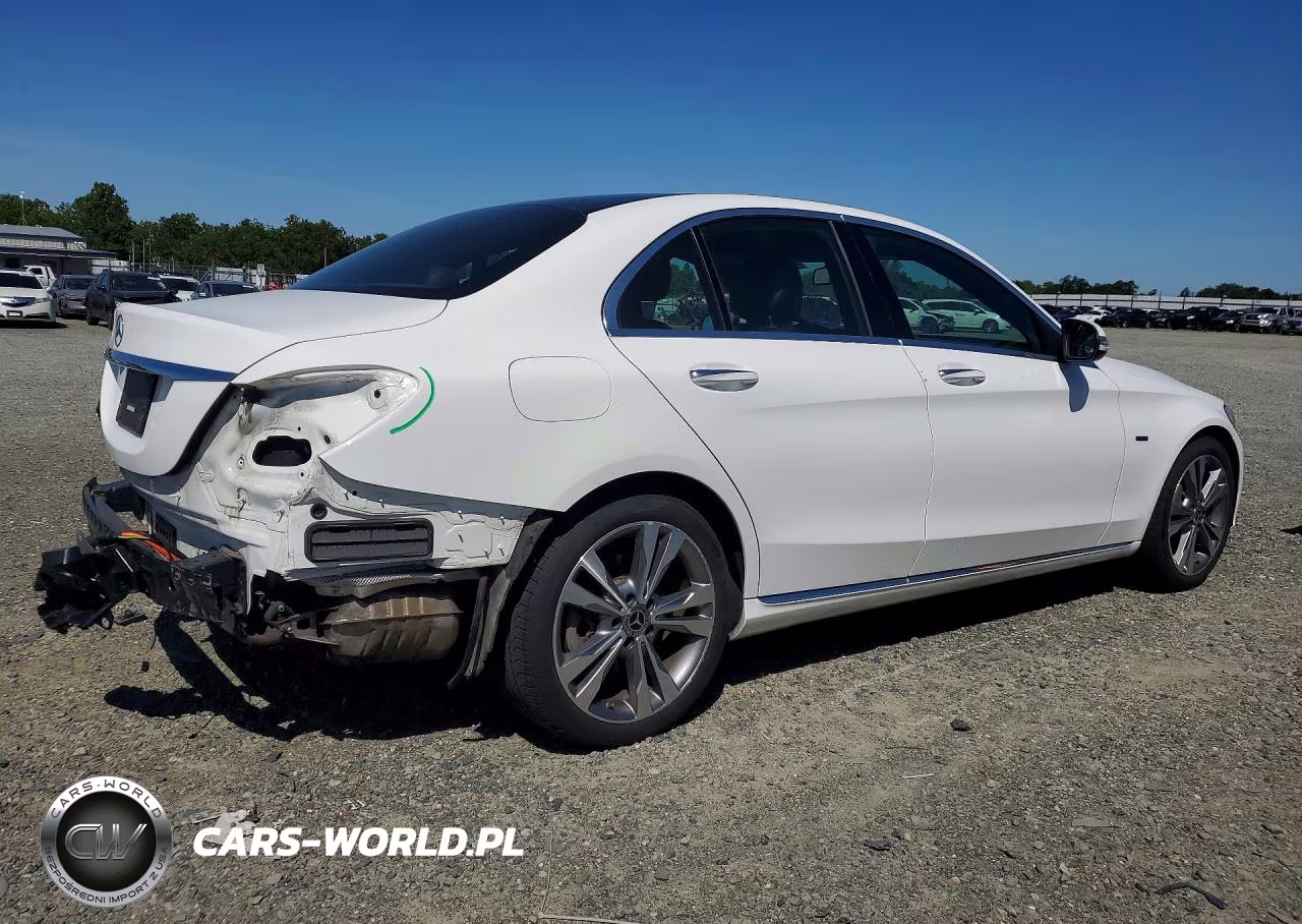 2018 Mercedes-Benz C 350E VIN:55SWF4HB5JU261681 - 3