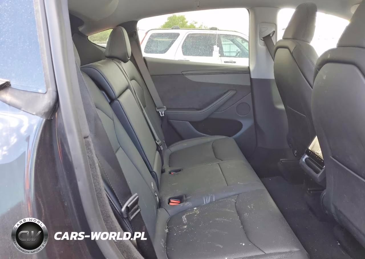 2026 Tesla Model Y VIN:7SAYGDEEXTF447695 - 10