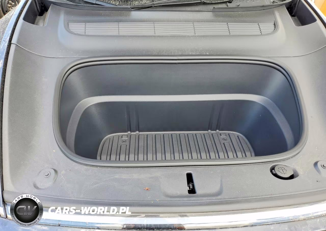 2026 Tesla Model Y VIN:7SAYGDEEXTF447695 - 11