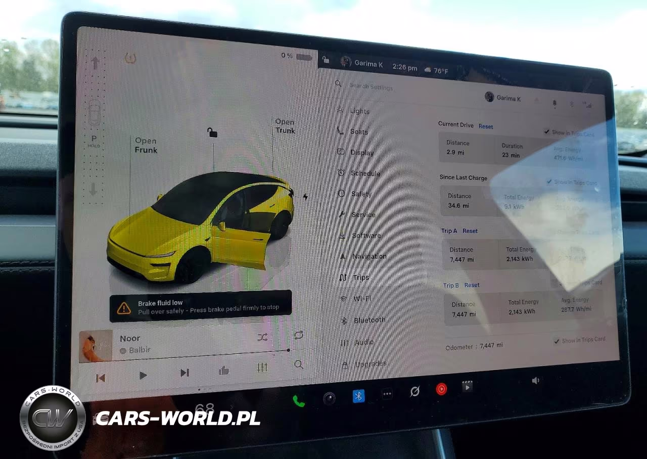 2026 Tesla Model Y VIN:7SAYGDEEXTF447695 - 9