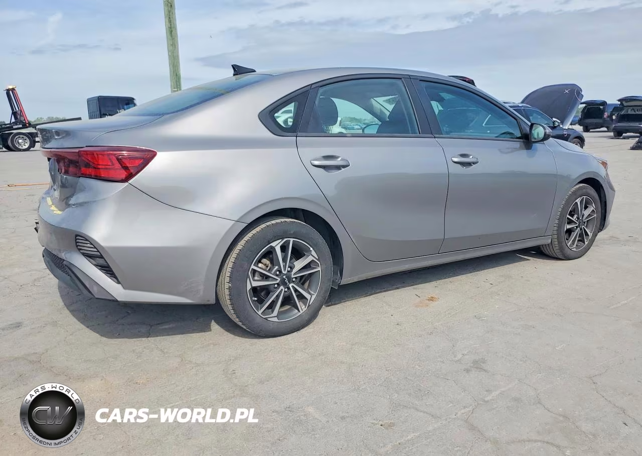 2024 Kia Forte Lxs VIN:3KPF24AD4RE809731 - 3