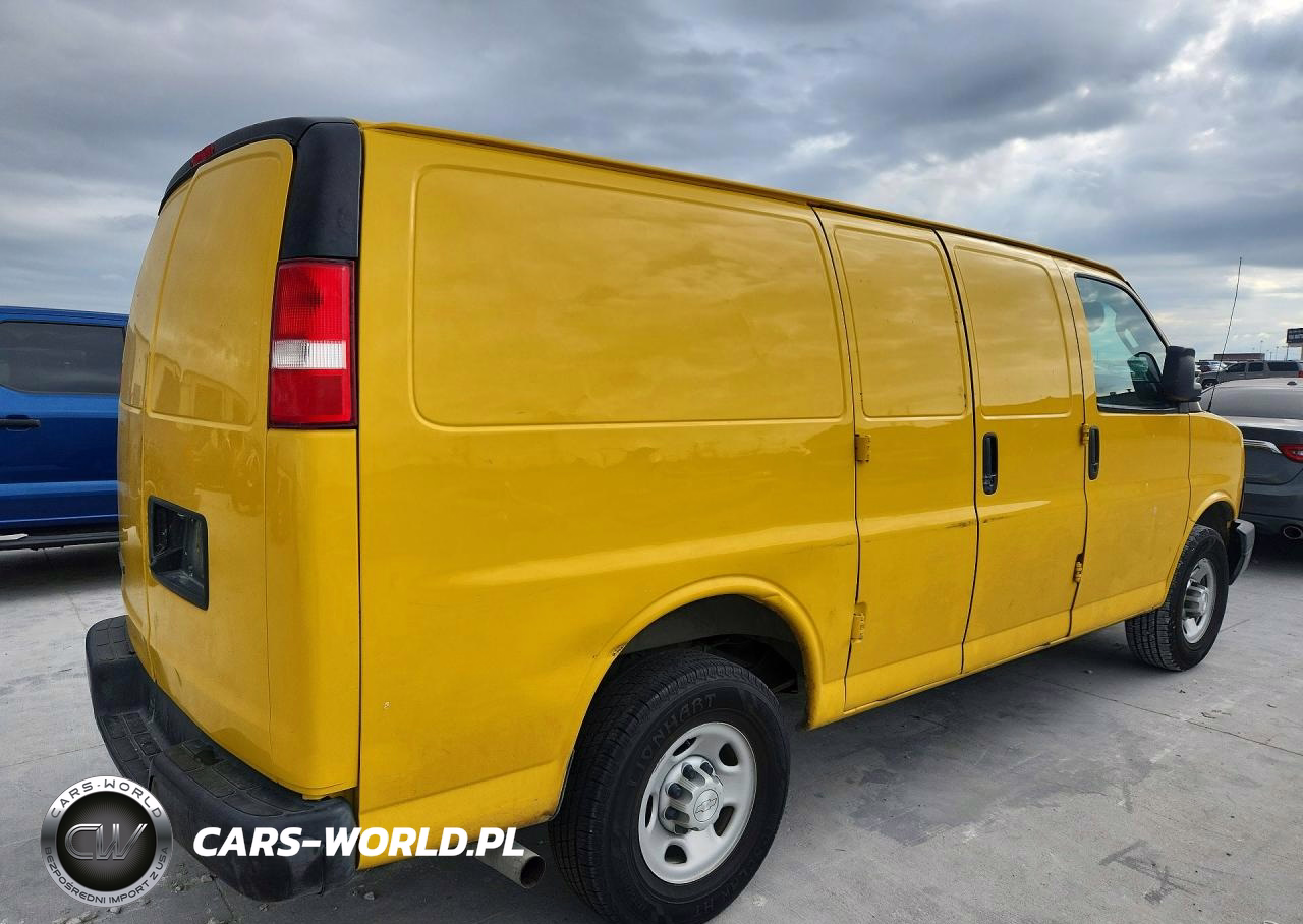 2019 Chevrolet Express G2500 Delivery Van VIN:1GCWGAFP4K1336389 - 3