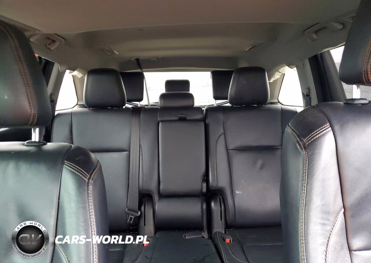 2018 Toyota Highlander Xle VIN:5TDJZRFH0JS820959 - 10