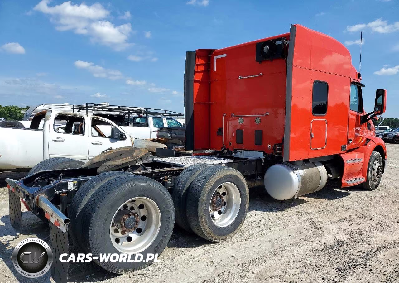 2018 Peterbilt 579 Semi Truck VIN:1XPBDP9X0JD451735 - 4