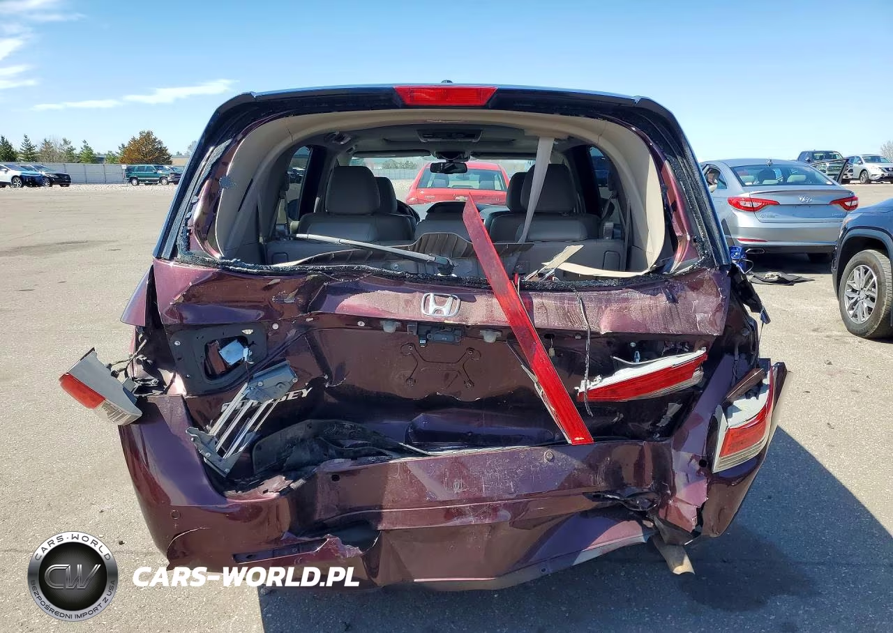 2015 Honda Odyssey Touring VIN:5FNRL5H90FB007698 - 6