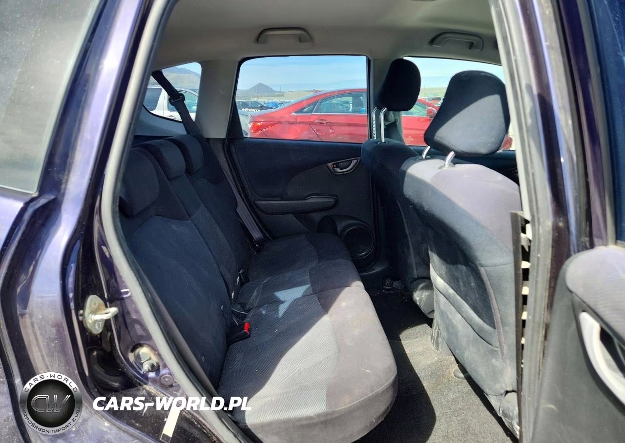 2010 Honda Fit Sport VIN:JHMGE8H40AC031303 - 10