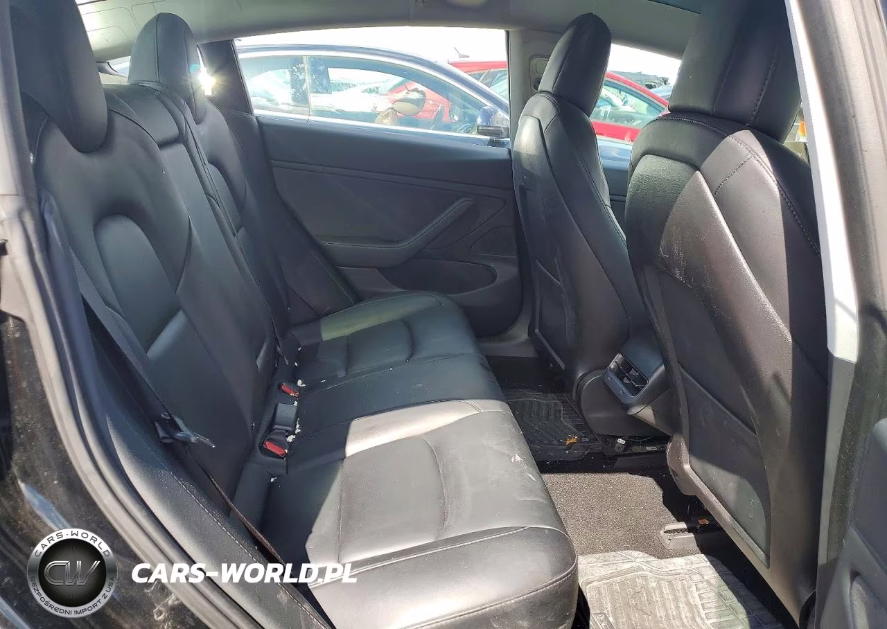 2018 Tesla Model 3 VIN:5YJ3E1EB9JF182640 - 10