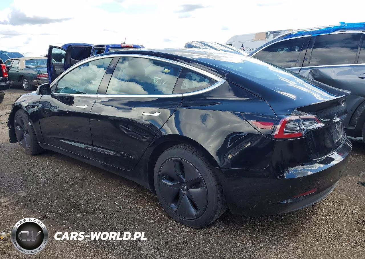 2018 Tesla Model 3 VIN:5YJ3E1EB9JF182640 - 2