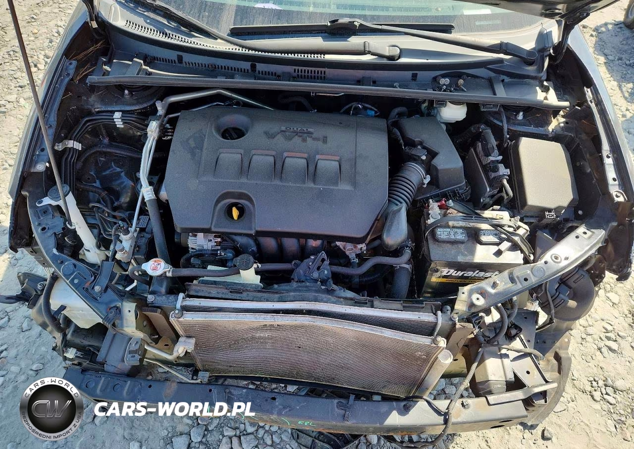 2018 Toyota Corolla Le VIN:5YFBURHE7JP744476 - 11