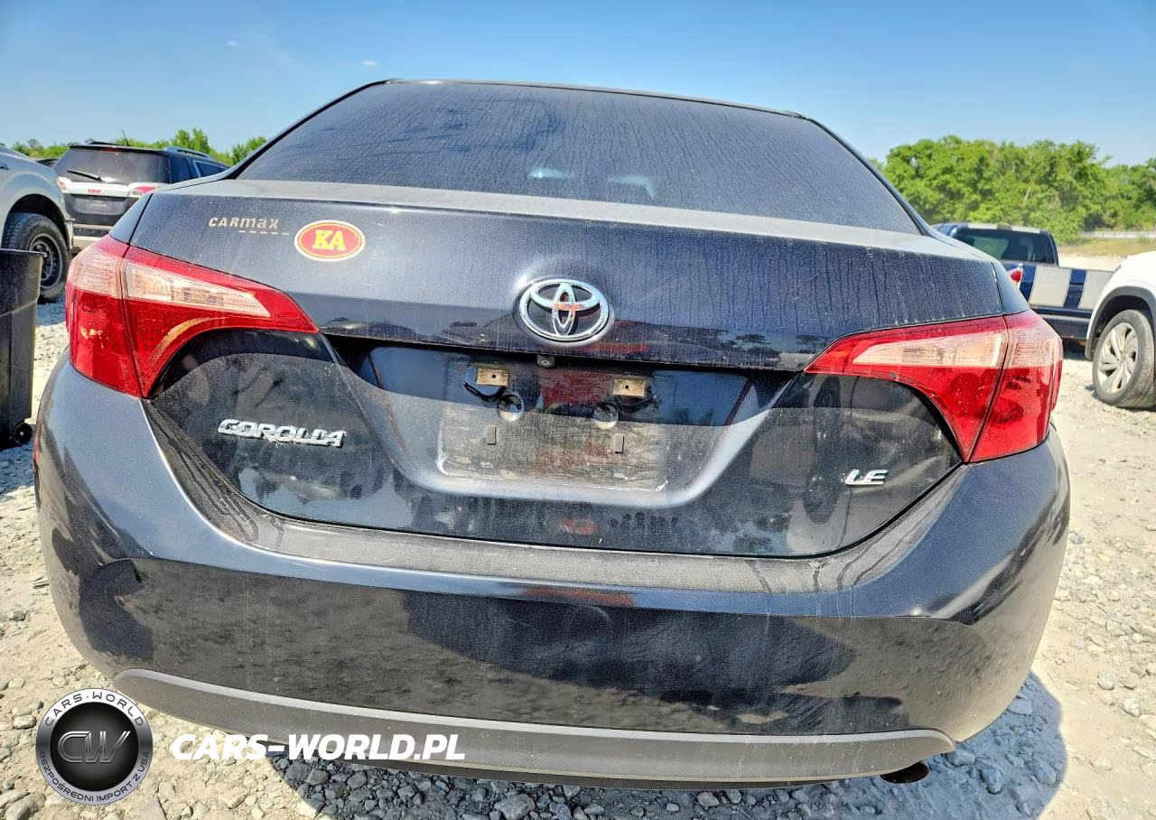 2018 Toyota Corolla Le VIN:5YFBURHE7JP744476 - 6