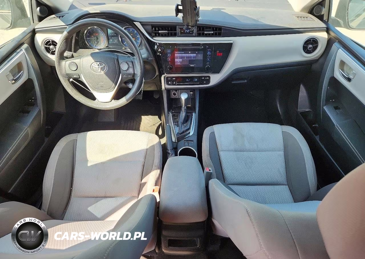 2018 Toyota Corolla Le VIN:5YFBURHE7JP744476 - 8