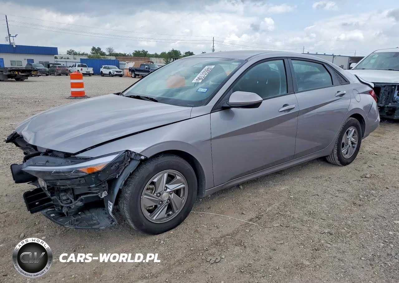 2025 Hyundai Elantra Se – zdjęcie 1 z 13